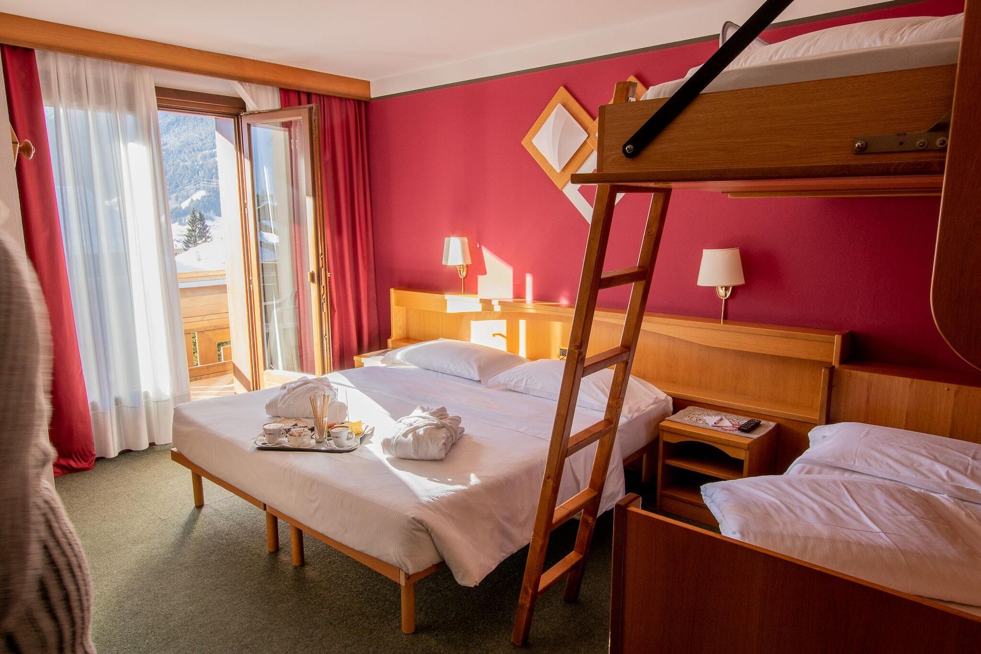 Hotel Santanton Bormio Exteriör bild