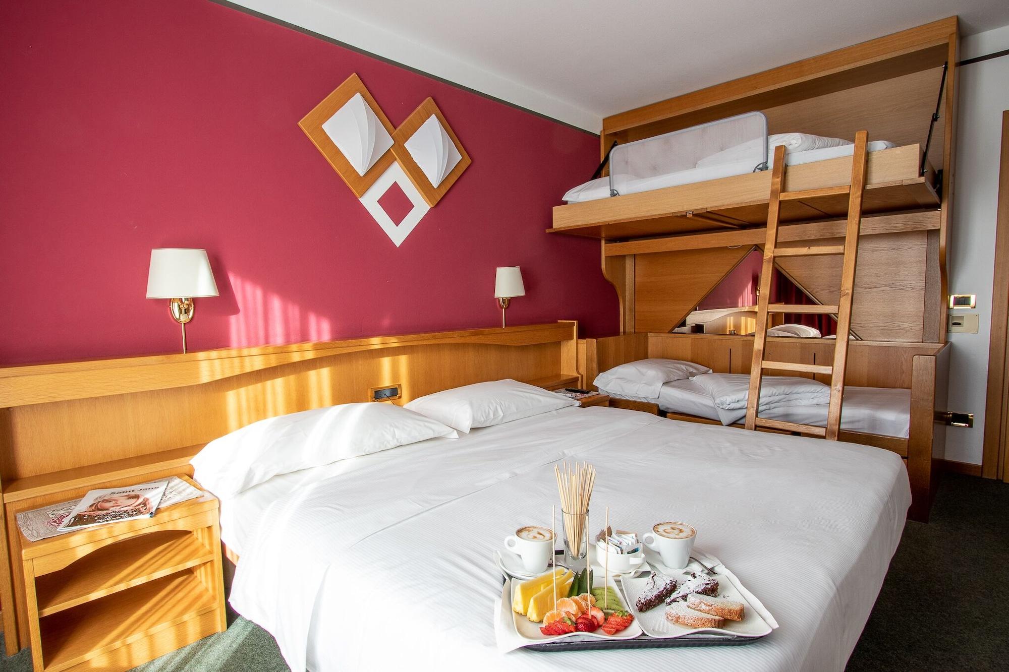 Hotel Santanton Bormio Exteriör bild