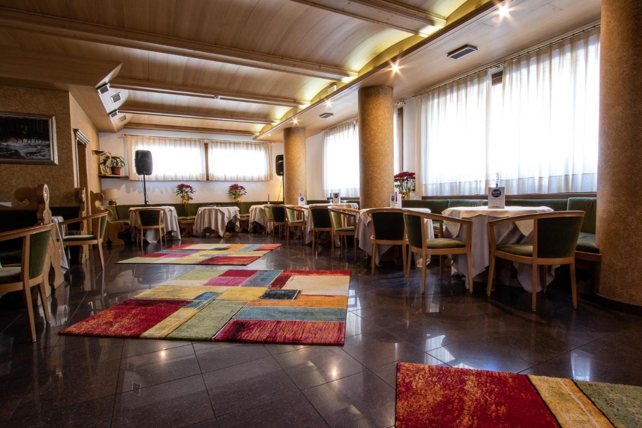 Hotel Santanton Bormio Exteriör bild